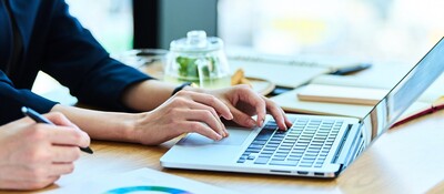 塗装専門ホームページを運用するWEB集客担当者の育成について