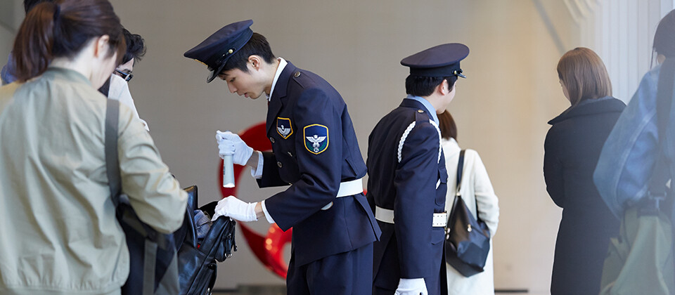 【人材業界等全業界向け】成長中の新規事業開発！警備業・交通誘導請負事業：年商10億円！粗利率40％！